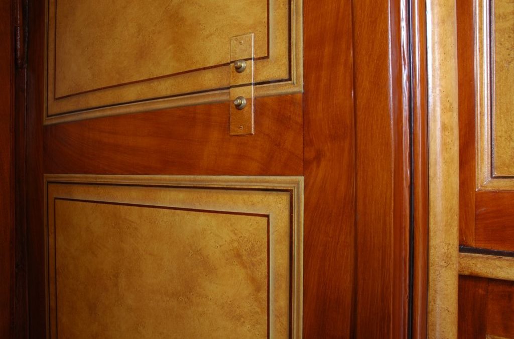 Faux bois : Bibliothèque de style Empire