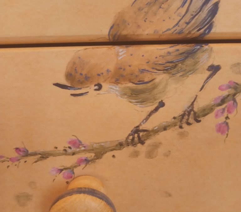 MEUBLE PEINT : décor de patine et motifs