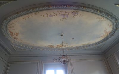 Décor peint : ciel plafonnant avec motifs fleuris
