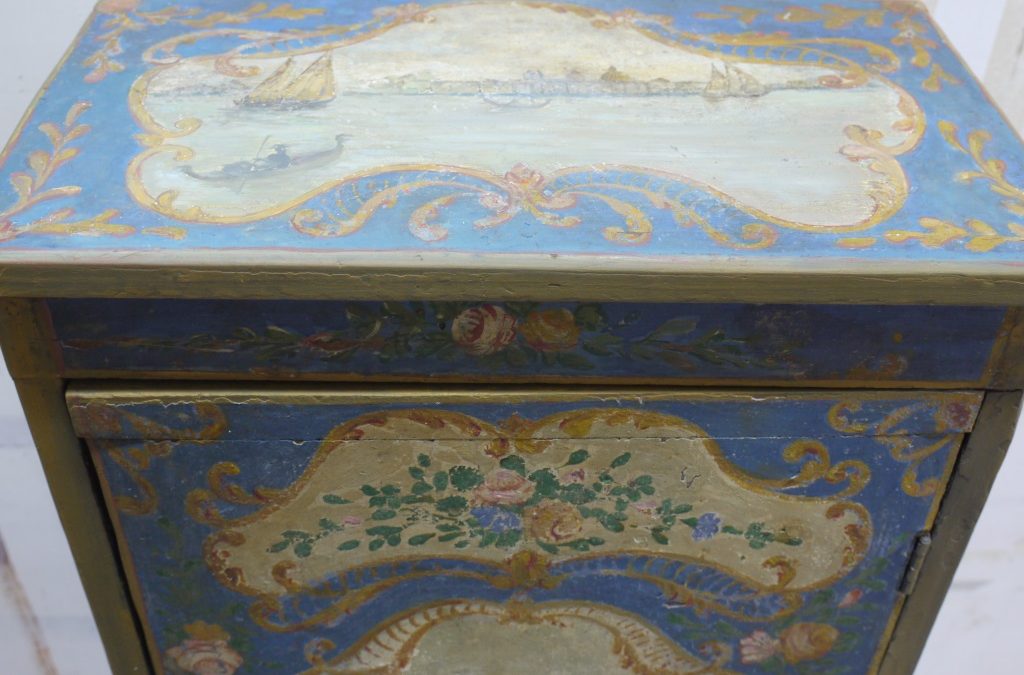 RESTAURATION D&rsquo;UN MEUBLE ANCIEN