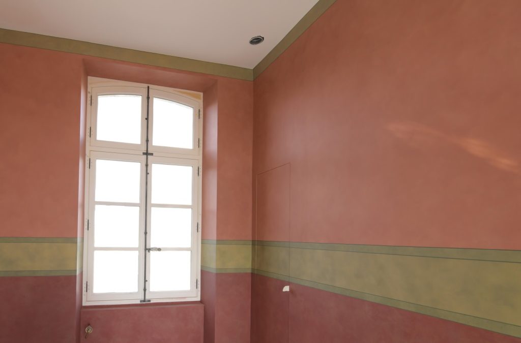 Décor peint de style Pompéien dans les anciennes dépendances du château de Chantilly